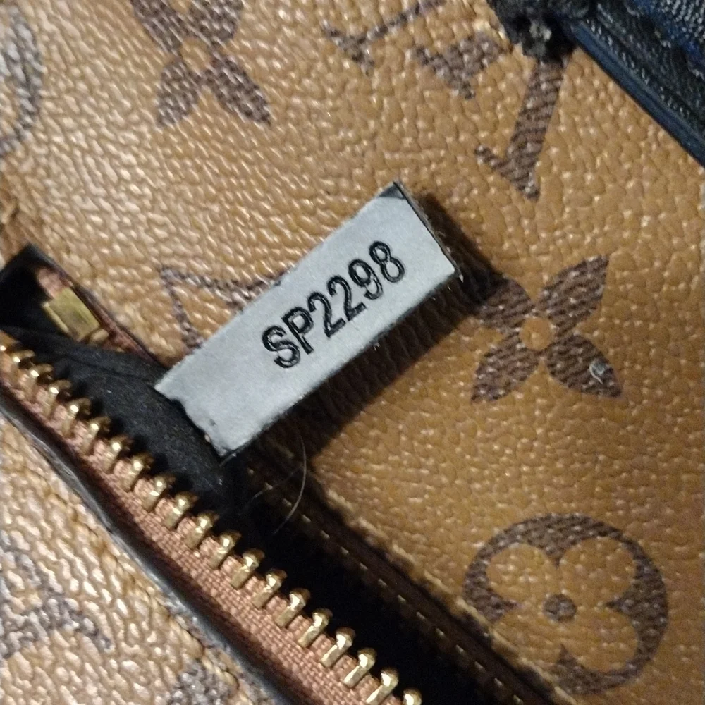 Louis Vuitton Reverse Monogram Pochette Metis - Picture 12 of 16
